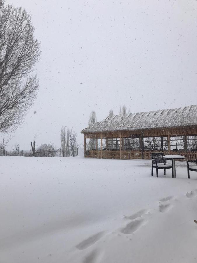 Bujtina Gjana Hotel Kukes Екстериор снимка